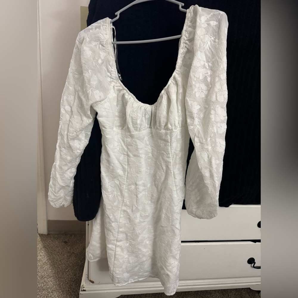 White long sleeve dress